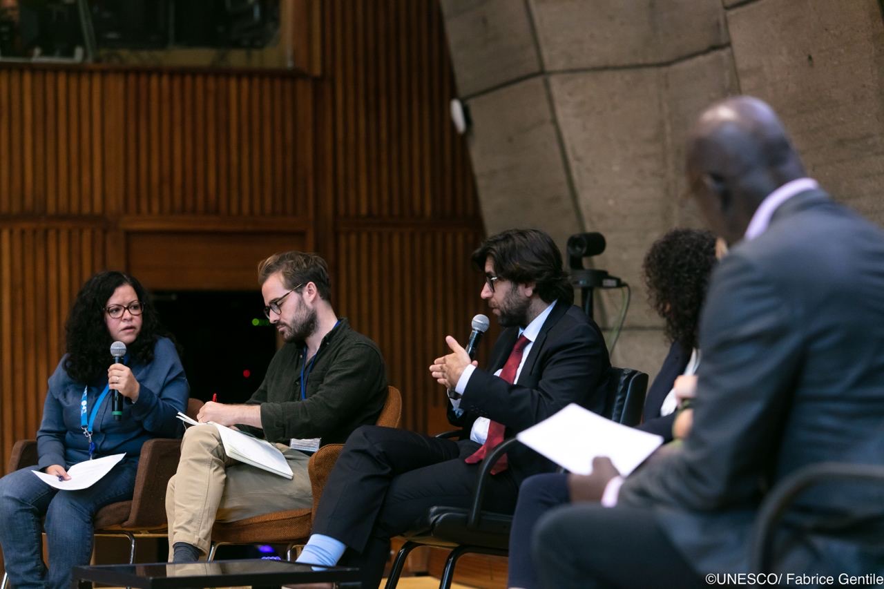 Omar Mohammed at a UNESCO panel, Paris