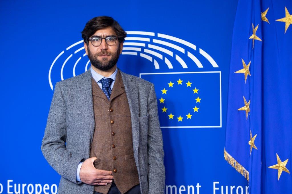 Omar Mohammed portrait at the European Parliament